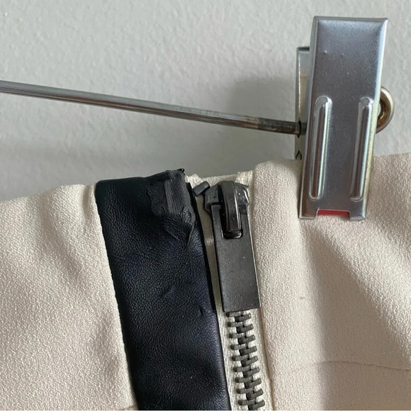 BANANA Republic  Cream and Black Mini Skirt Size 2 - Picture 11 of 11